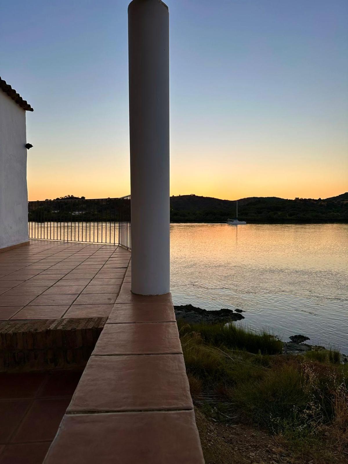 Magnifica Casa A Orillas Del Guadiana ウエルバ エクステリア 写真
